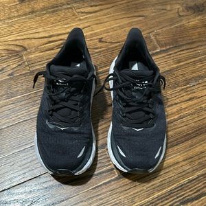 HOKA Clifton 8 - size 7 men. - BLACK